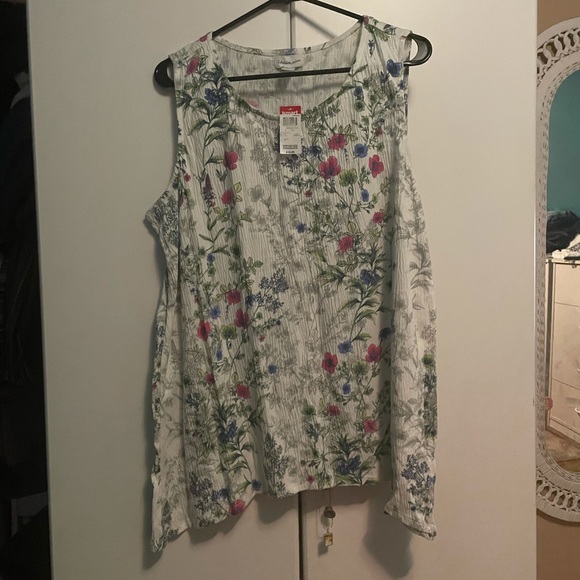 Flowy white floral print beautiful summer shirt - Picture 1 of 3